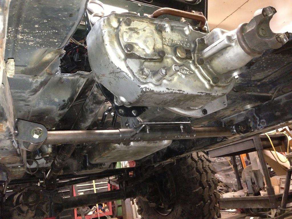 Universal Transmission/Transfer Case Crossmember Mount