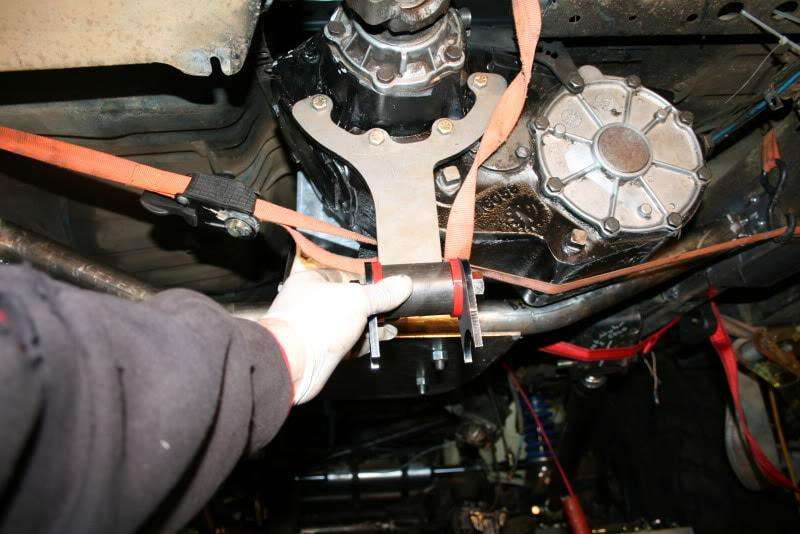 Transfer Case Support Kit - NP205