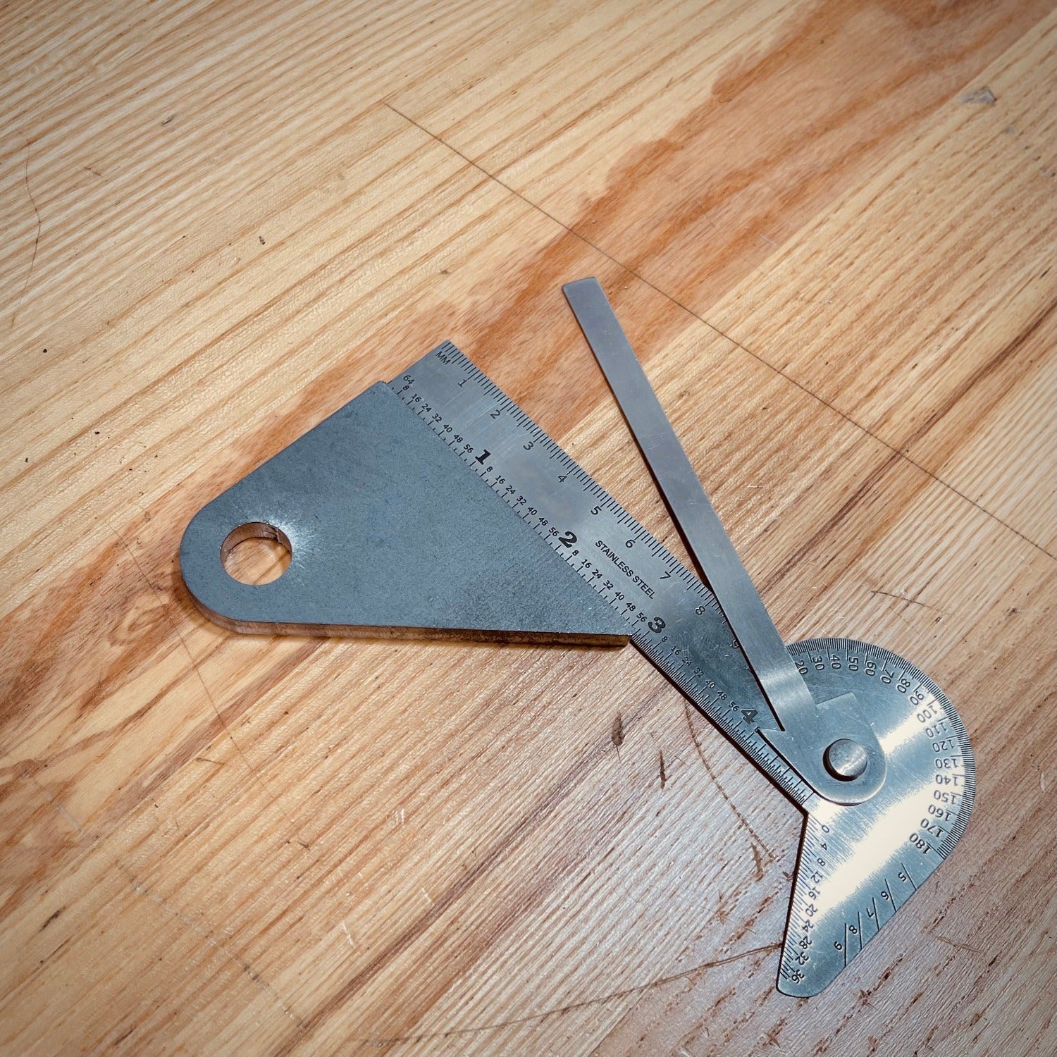 Fabricator Measuring & Layout Tool