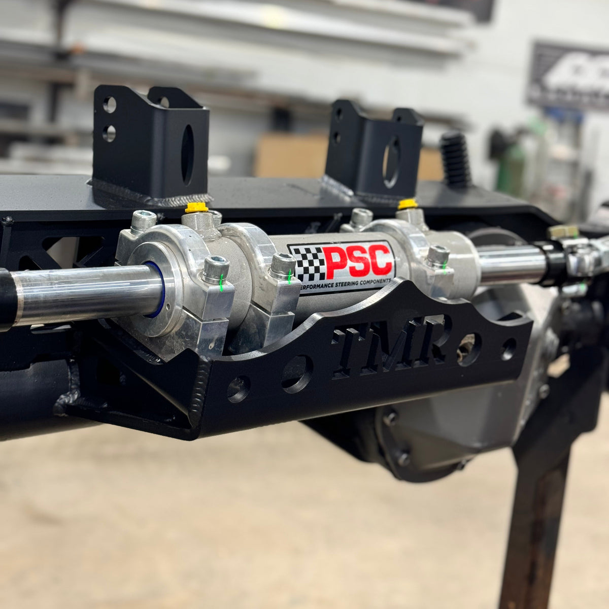 Universal Hydraulic Steering Ram Mount