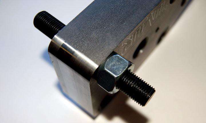 Dana 60 Hi Steer Stud & Nut - KING PIN